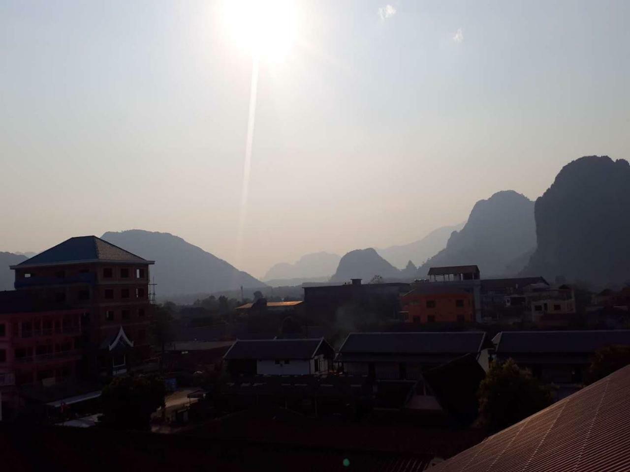 Pangu Hotel - 盘古酒店 Vang Vieng Luaran gambar