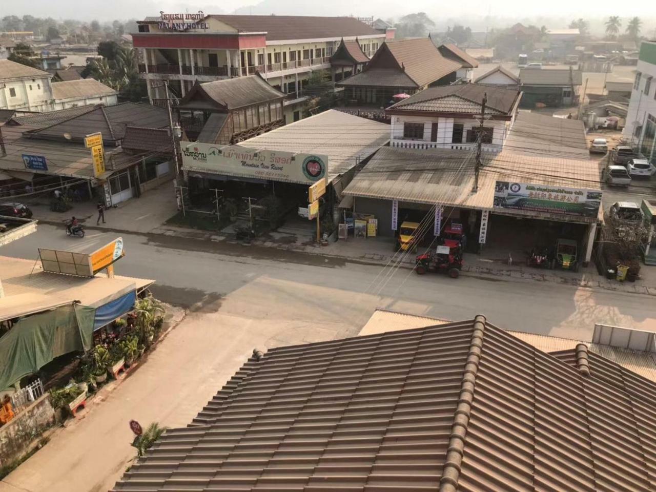 Pangu Hotel - 盘古酒店 Vang Vieng Luaran gambar